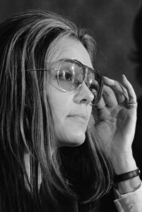 800px-Gloria_Steinem_at_news_conference,_Women's_Action_Alliance,_January_12,_1972